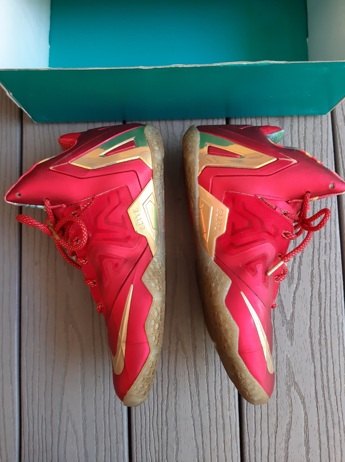 Nike LeBron XI Elite SE Championship University Red Metallic Gold Size 11
