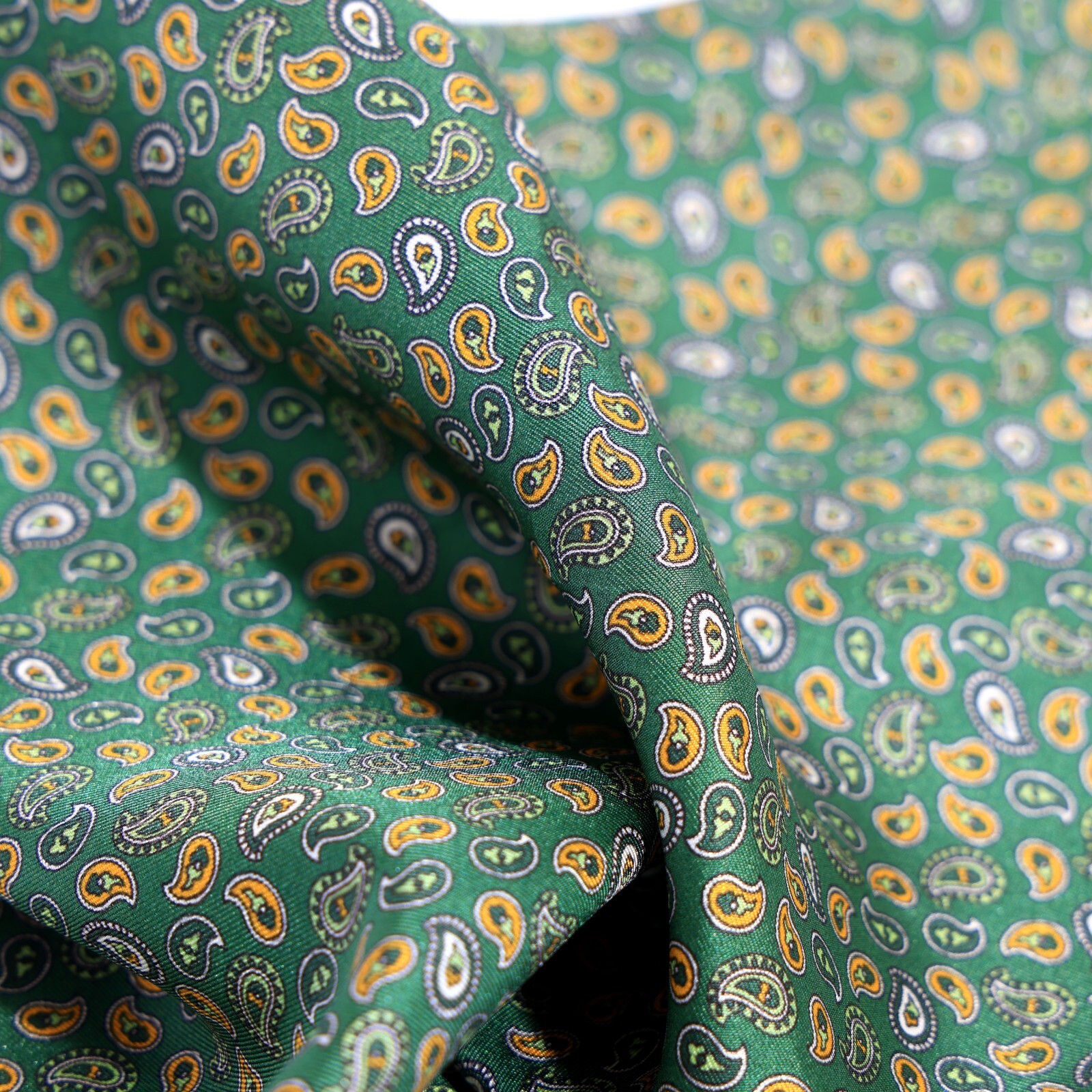 Men’s 100%silk Twill Pocket Square Green Little Paisley Hand Rolled 11.8″ 30cm