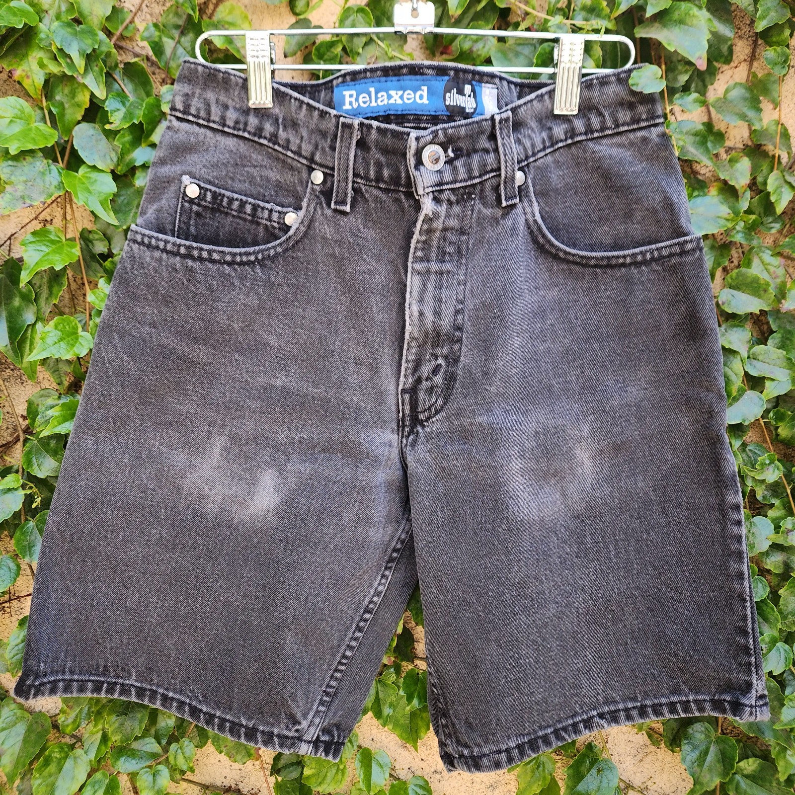 Levi’s Silvertab Relaxed Black Faded Denim Shorts sz 29