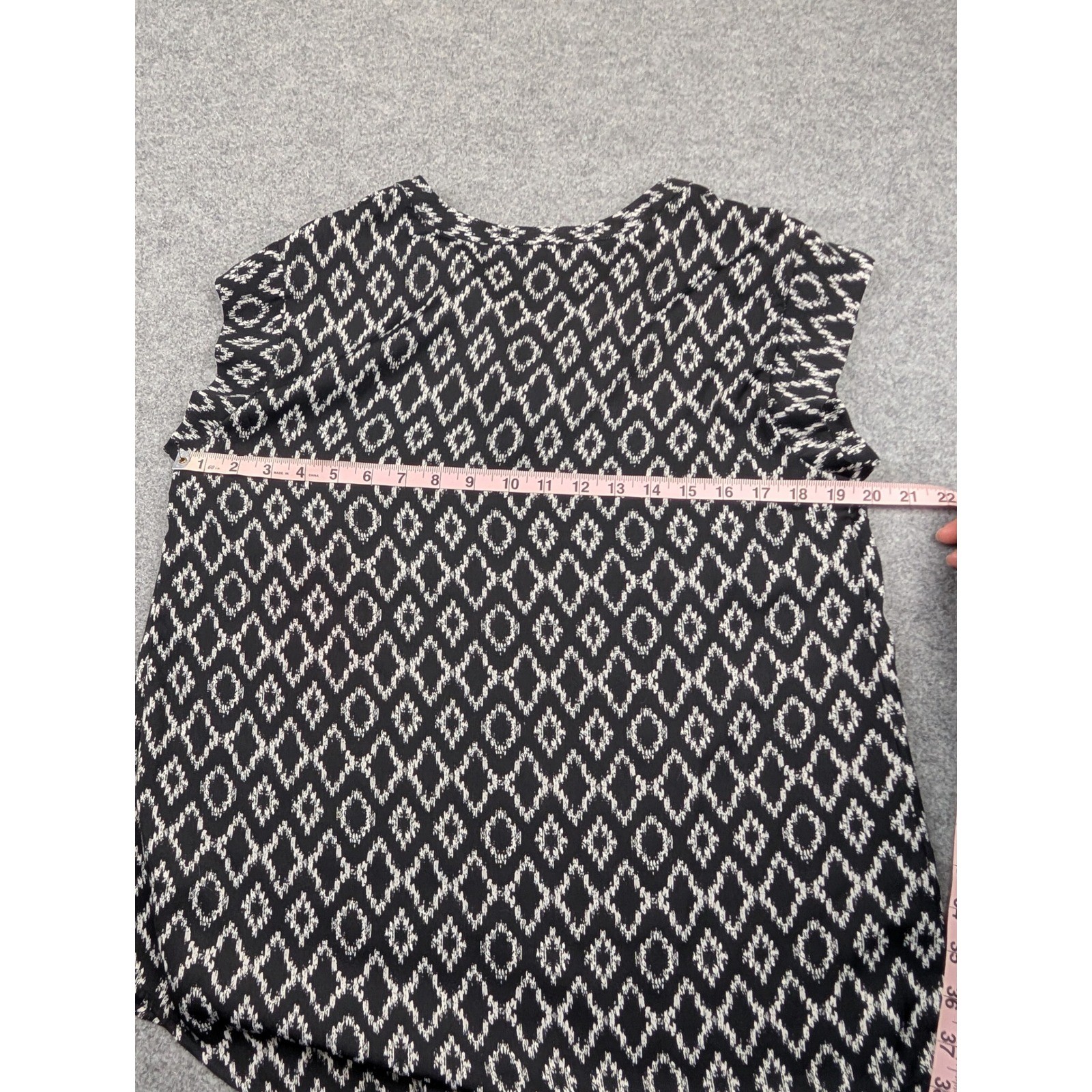 Hilary Radley Womens Black White Ikat Diamond Print Split Neck Blouse Size Med