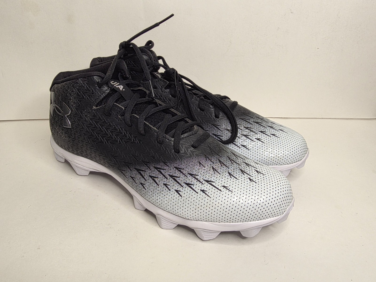 Under Armour Spotlight Franchise 4.0 RM Football Cleats Black White NEW Size 13