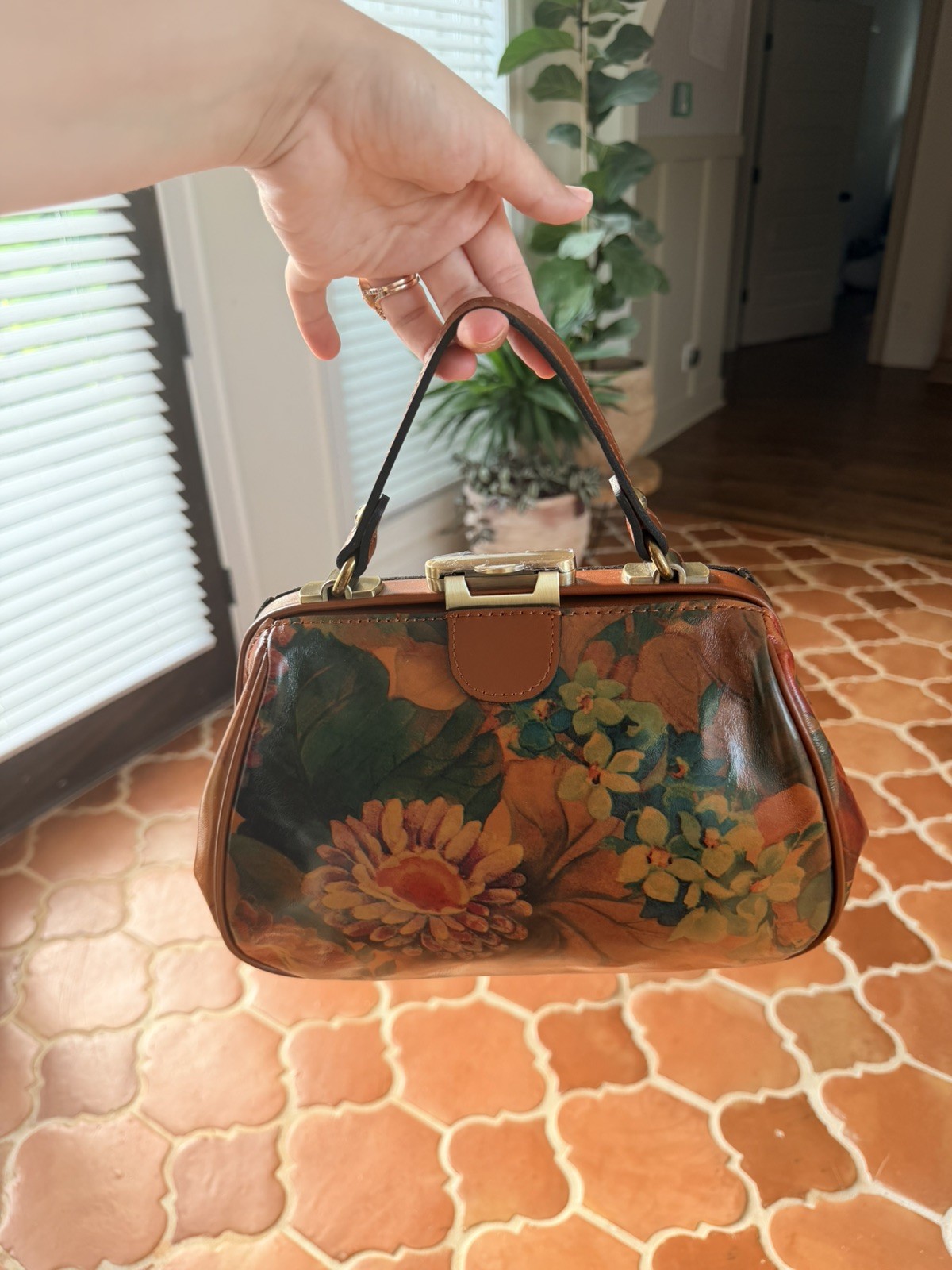 NWT Patricia Nash Gracchi Leather MULTICOLOR Satchel Crossbody Bag with strap