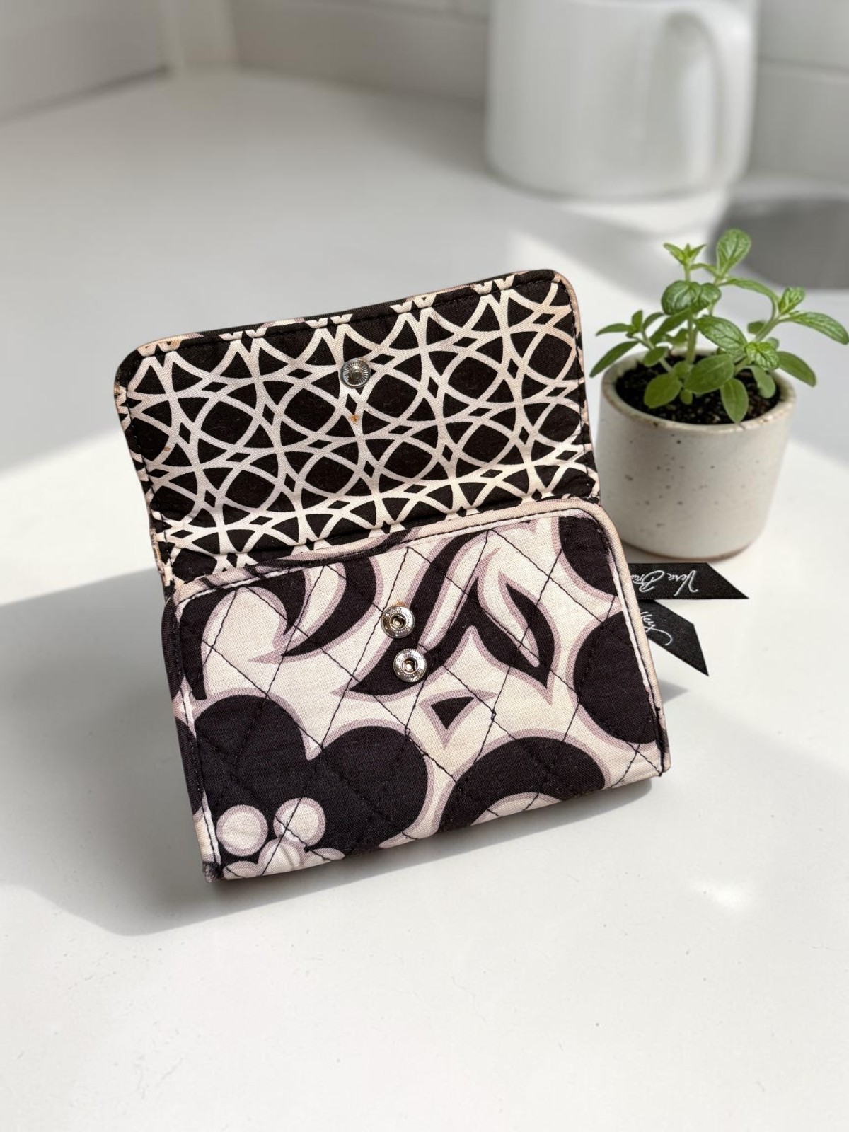 Vera Bradley Fold‑Out Cloth Wallet Black White Snap Side Zip 8 Card Slots