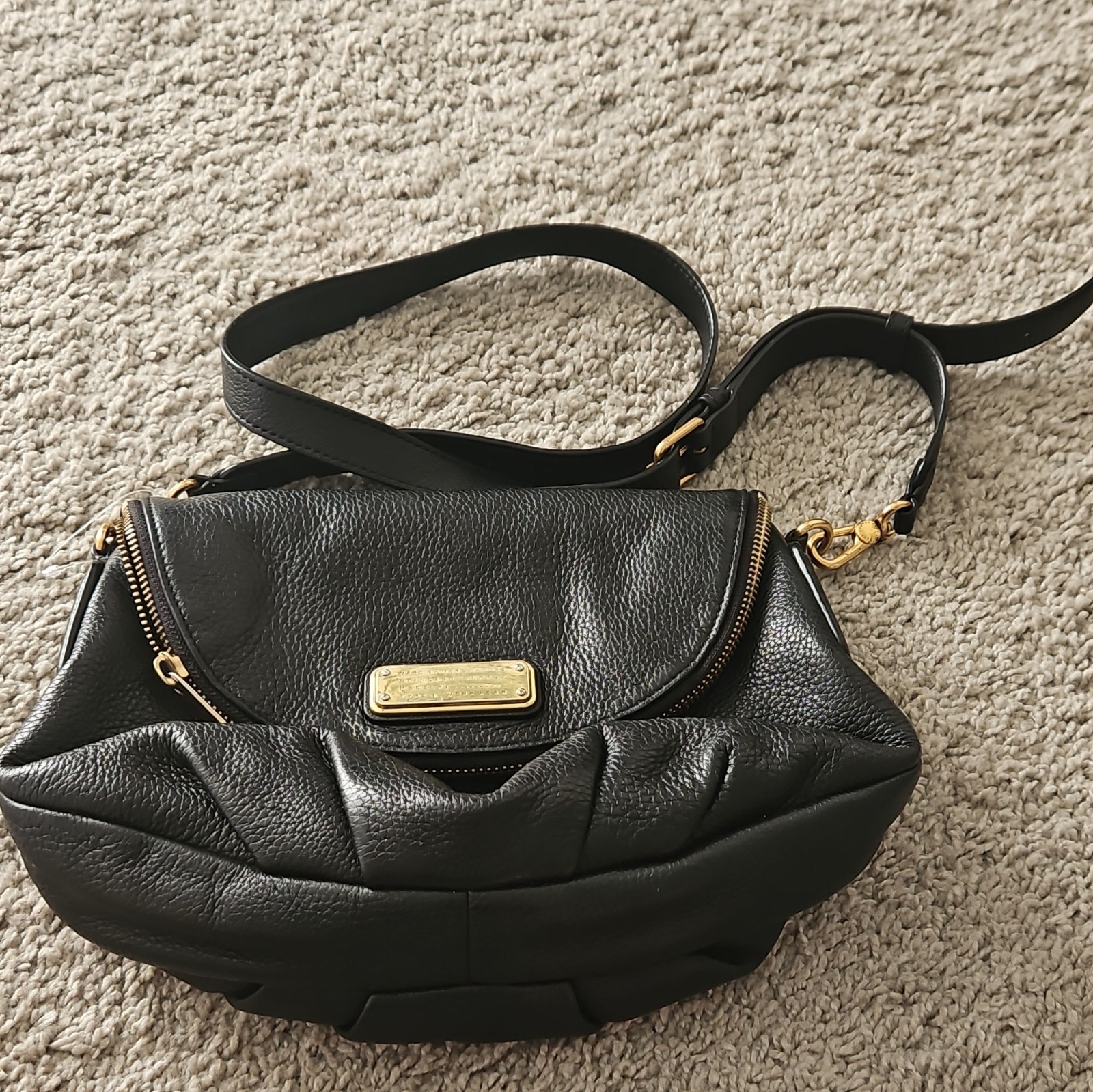 Marc by Marc Jacobs Women’s Black Pebbled Crossbody Zip/Magnetic Gold Pockets
