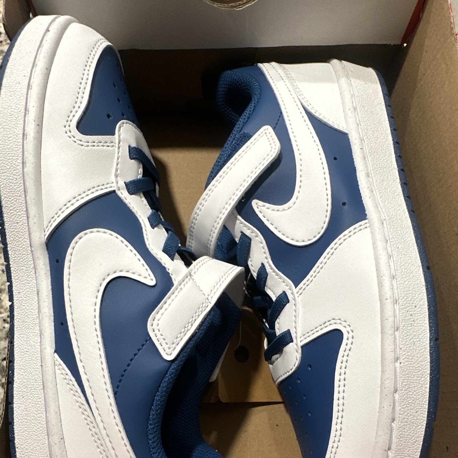 Nike Unisex Kids US 3 Blue/White Colorblock Low Top Lace Up Logo Sneakers