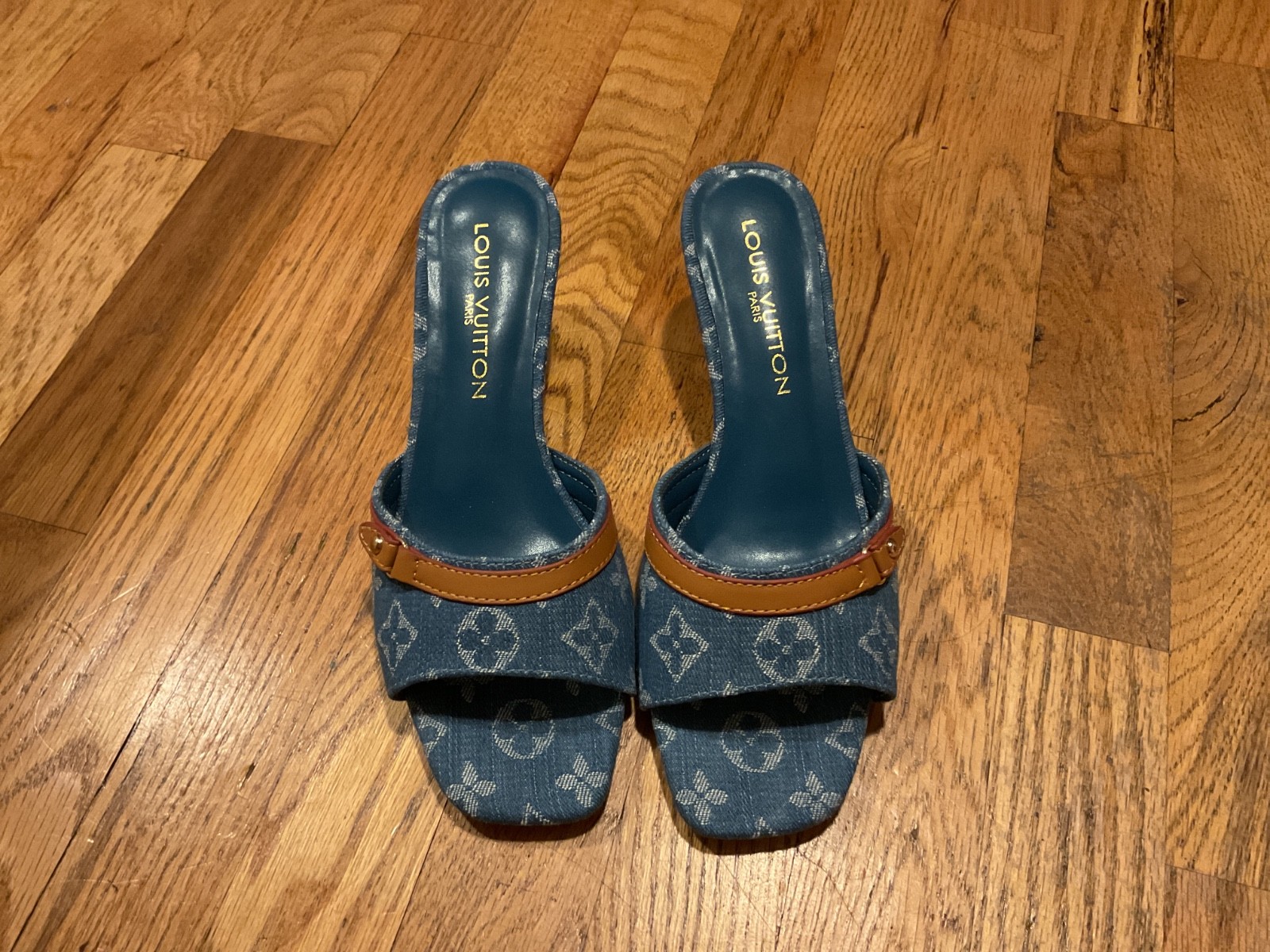 louis vuitton womens pump size 8 you can Style them with any dress