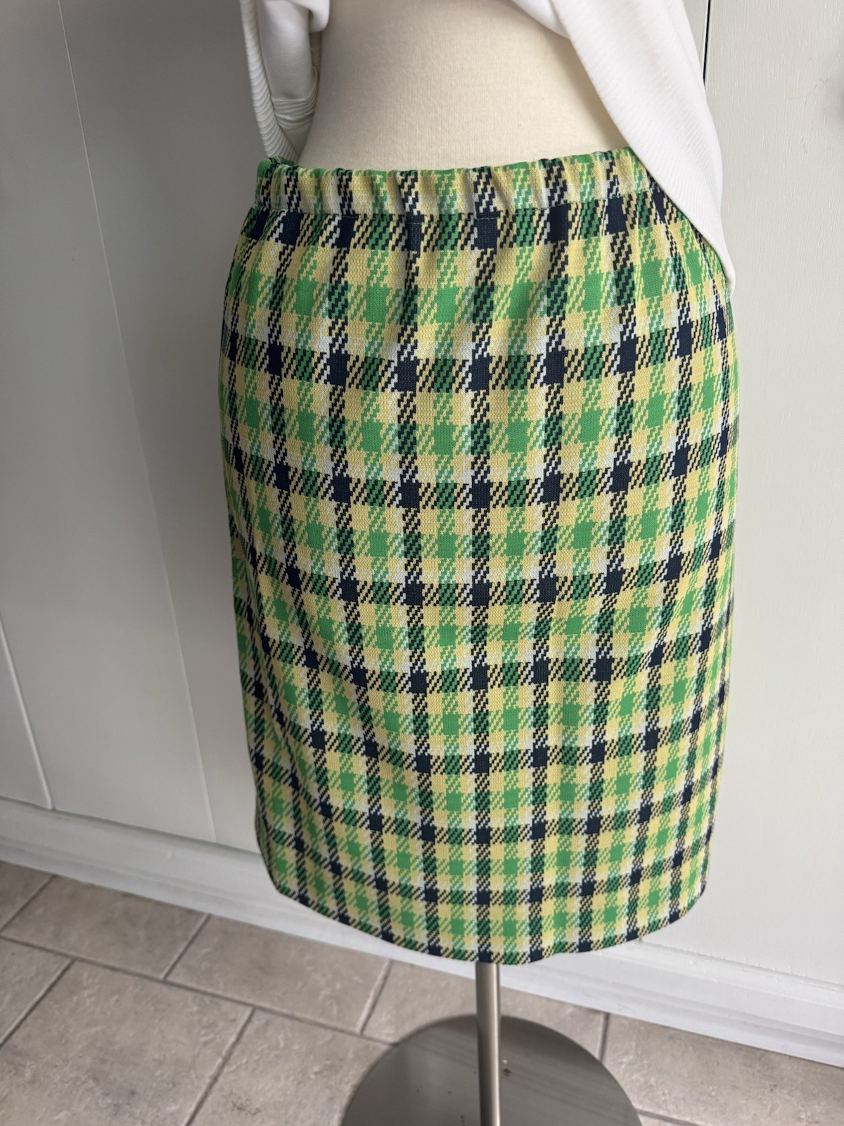 Vintage 1960s Suit Set With Dagger Plaid Collar Matching Plaid Skirt Polyester