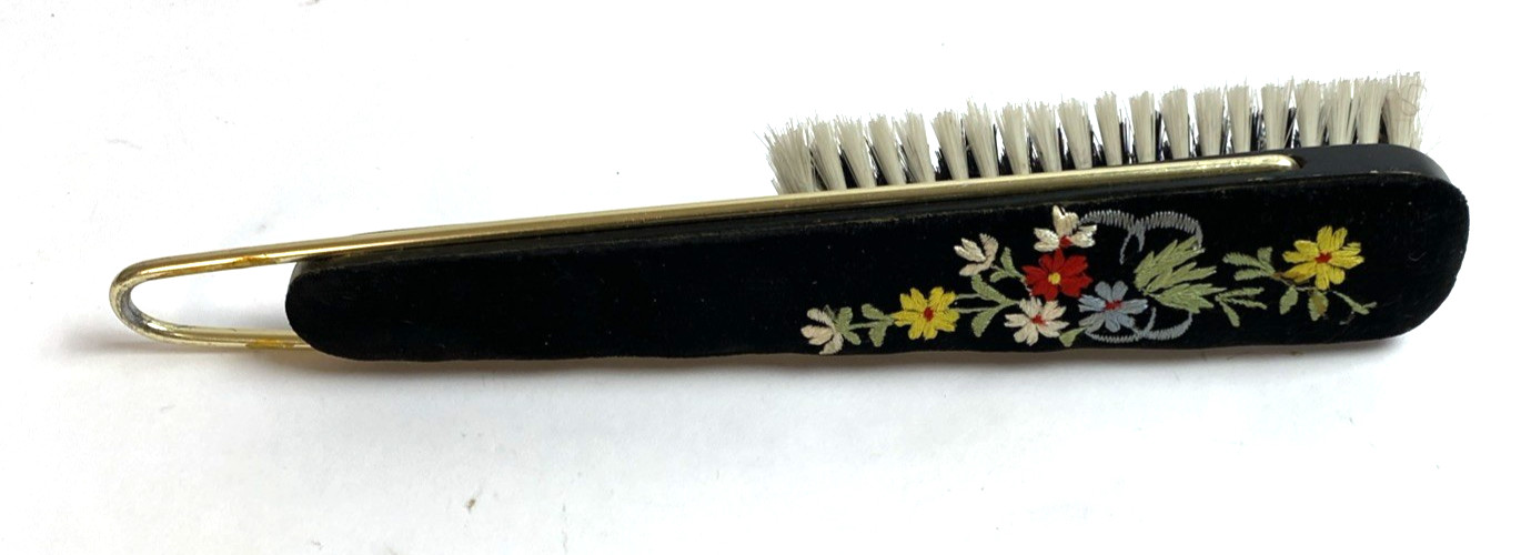 Vintage Embroidered Floral Clothes Brush Velveteen Back Hangable 10.2″