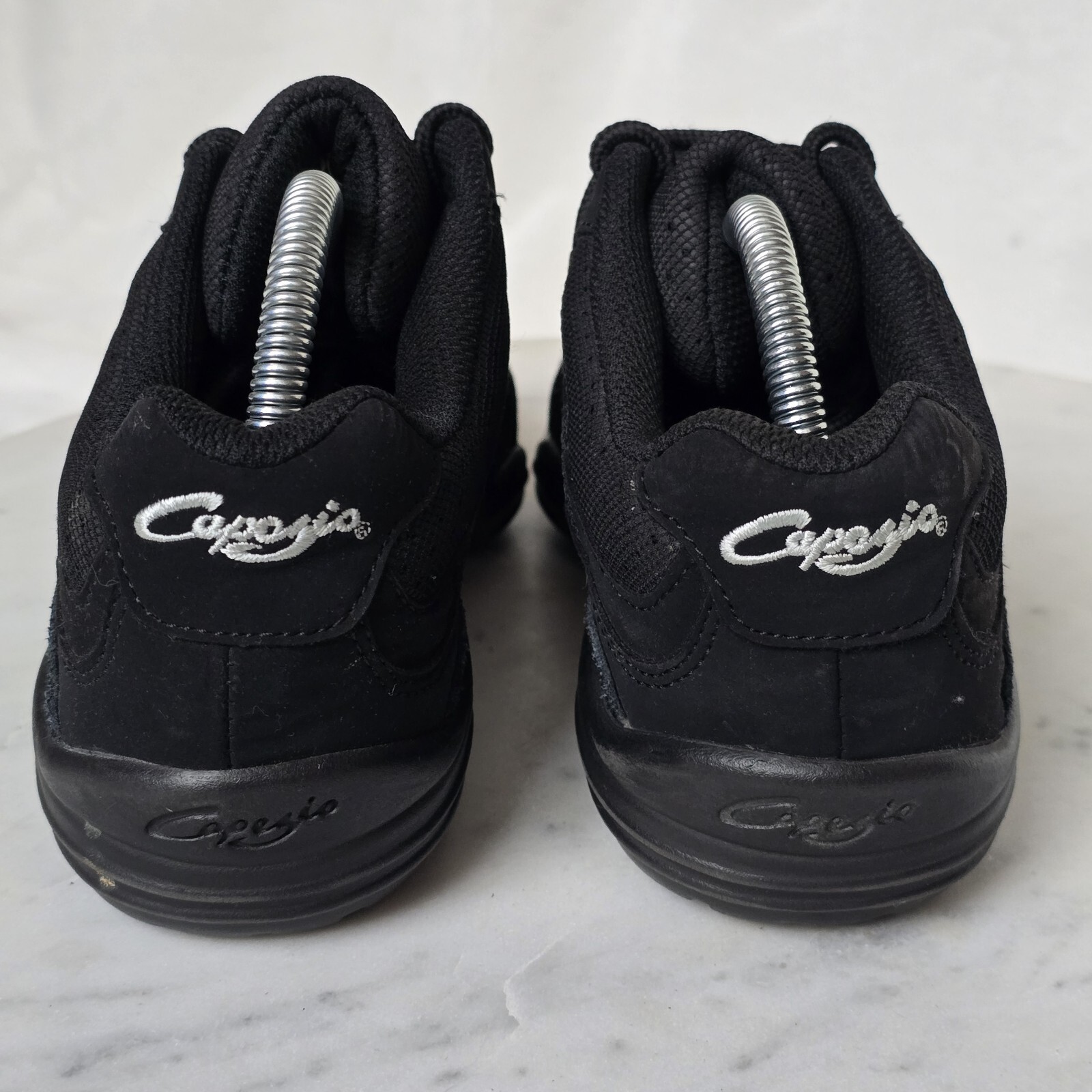 Capezio Shoes Womens 7 Black Studio Dance Sneakers 202848 Mesh Suede Lace Up EUC