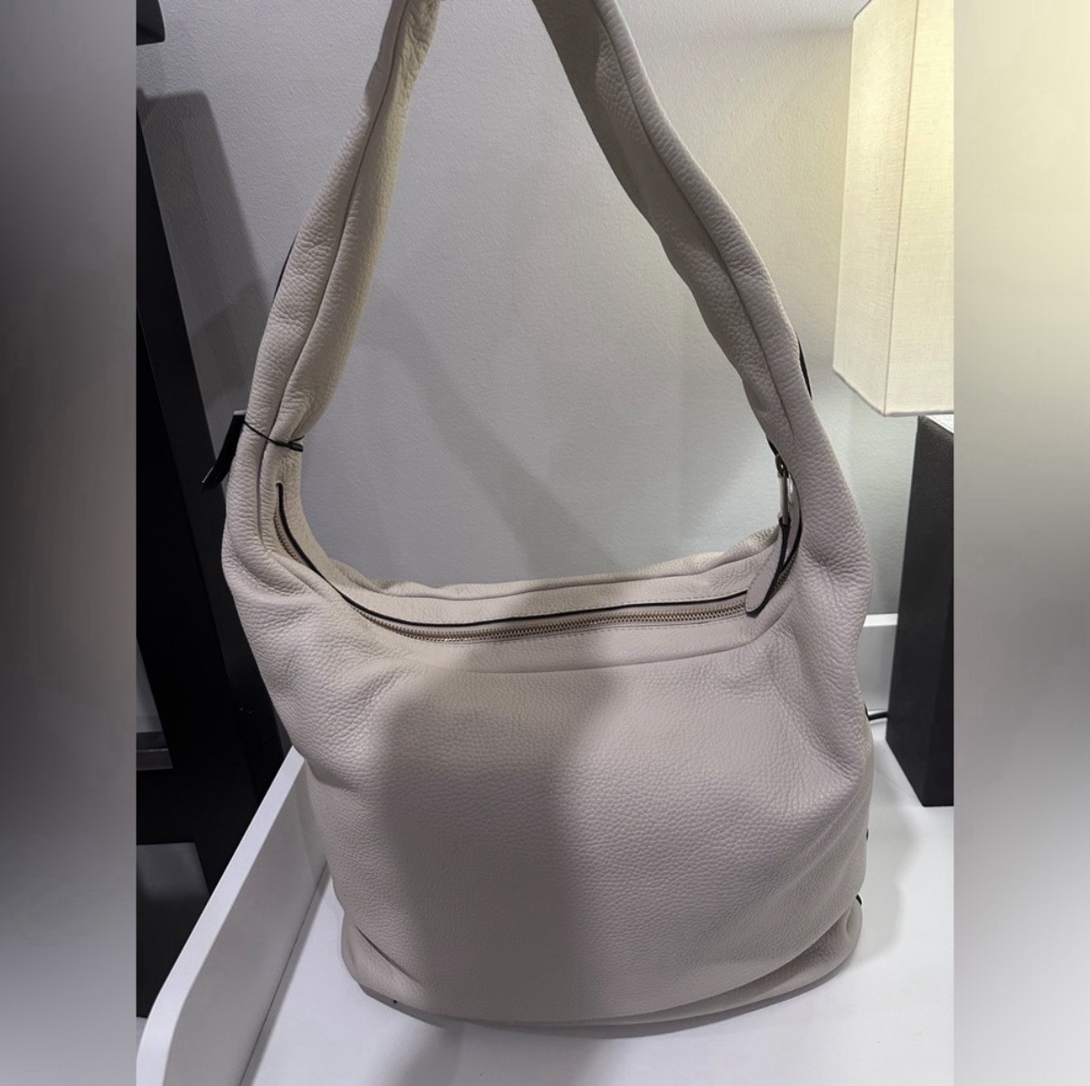 Banana Republic Beige Pebbled Shoulder Bag, Leather, Zip, Gold Hardware