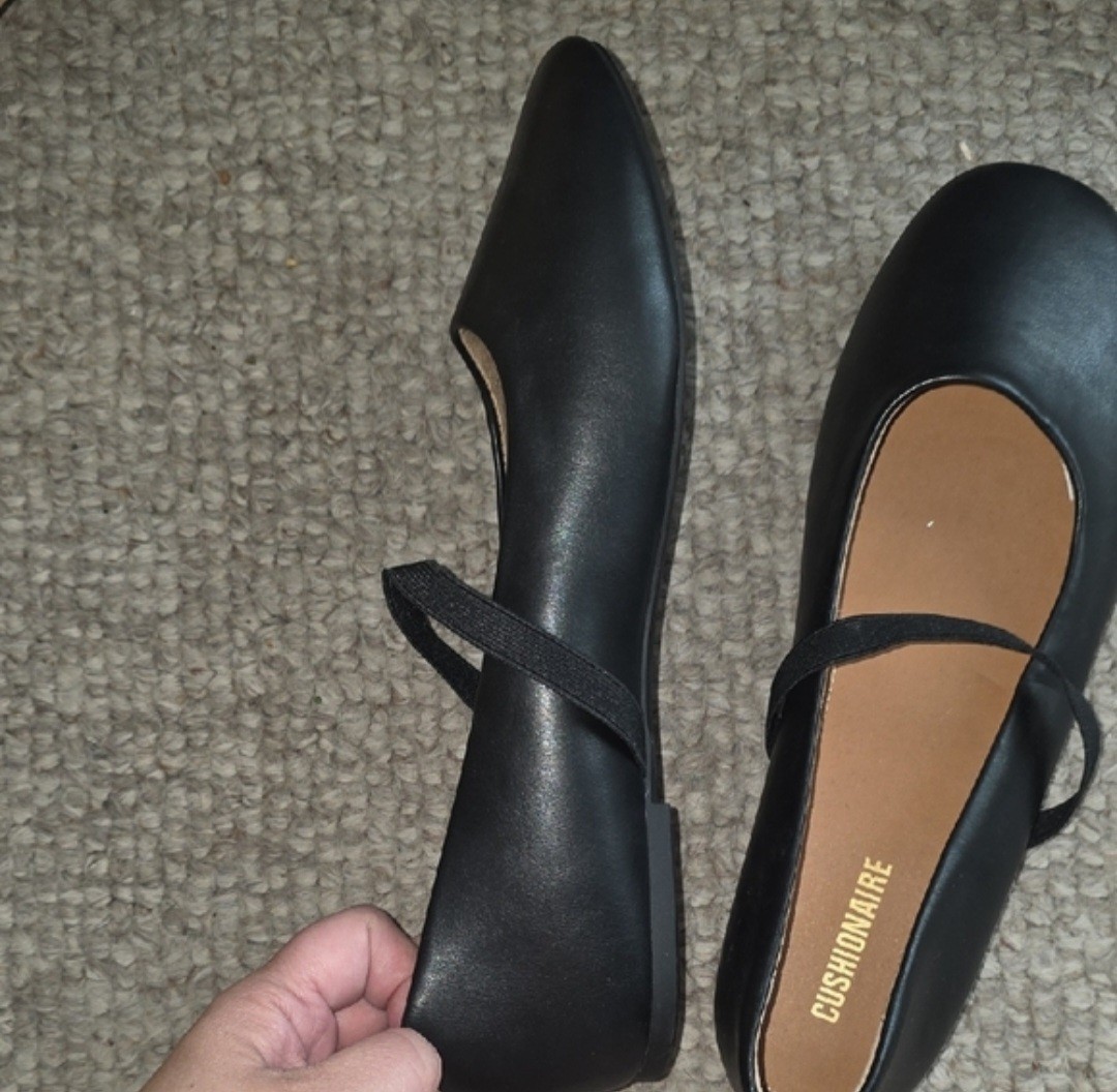 CUSHIONAIRE Women’s Black Flats Strap Slip-On Round Toe Synthetic Rubber