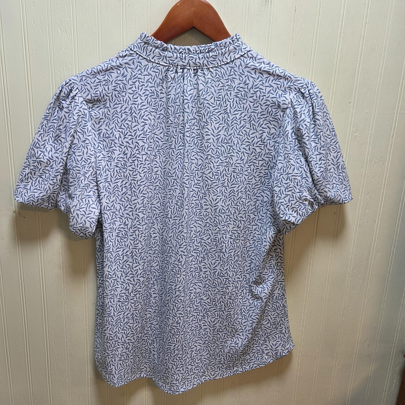 Adrianna Papell Blouse Womens Medium Blue Floral Ruffle V Neck Puff Sleeve Top