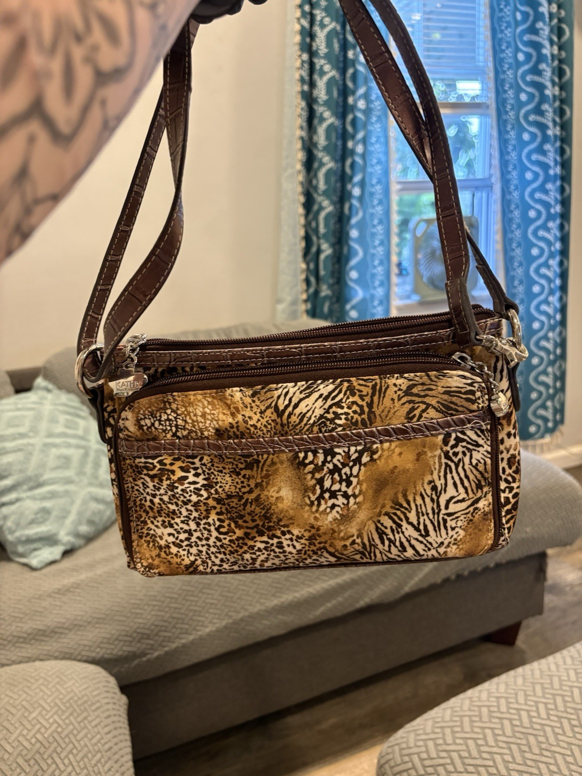 Kathy Van Zeeland Brown Leopard Animal Print Shoulder Bag Zip Pockets Pouch