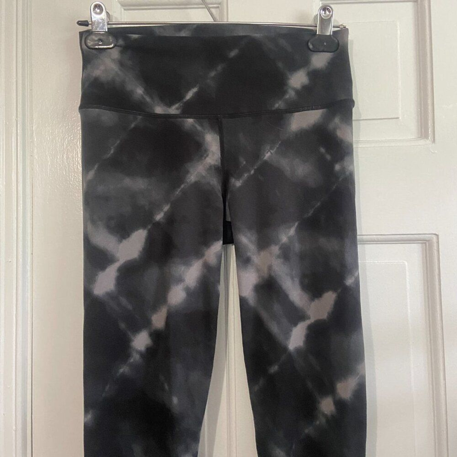 Varley Century Leggings in Black Tie Dye Full Length – Small