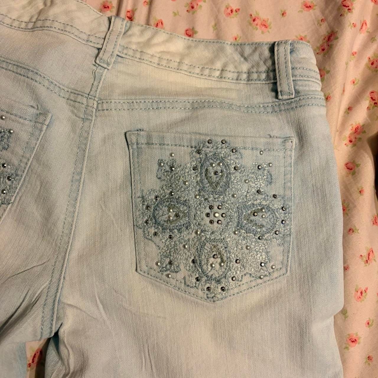 Nine West Jeans Y2K Embroidered Studded Capri Jeans