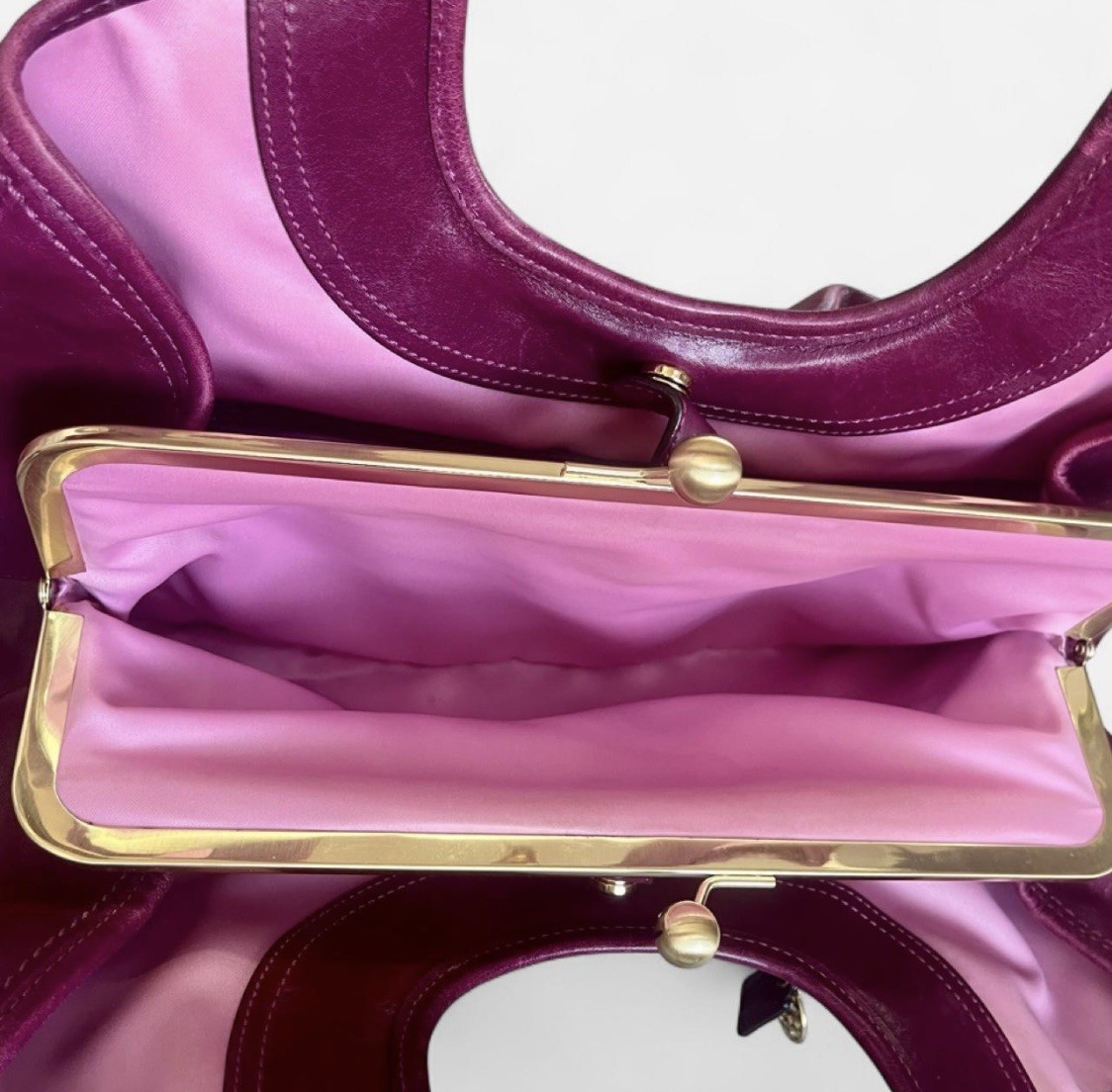 Vintage COACH Ergo Pleated Kisslock Magenta Leather Bag Authentic