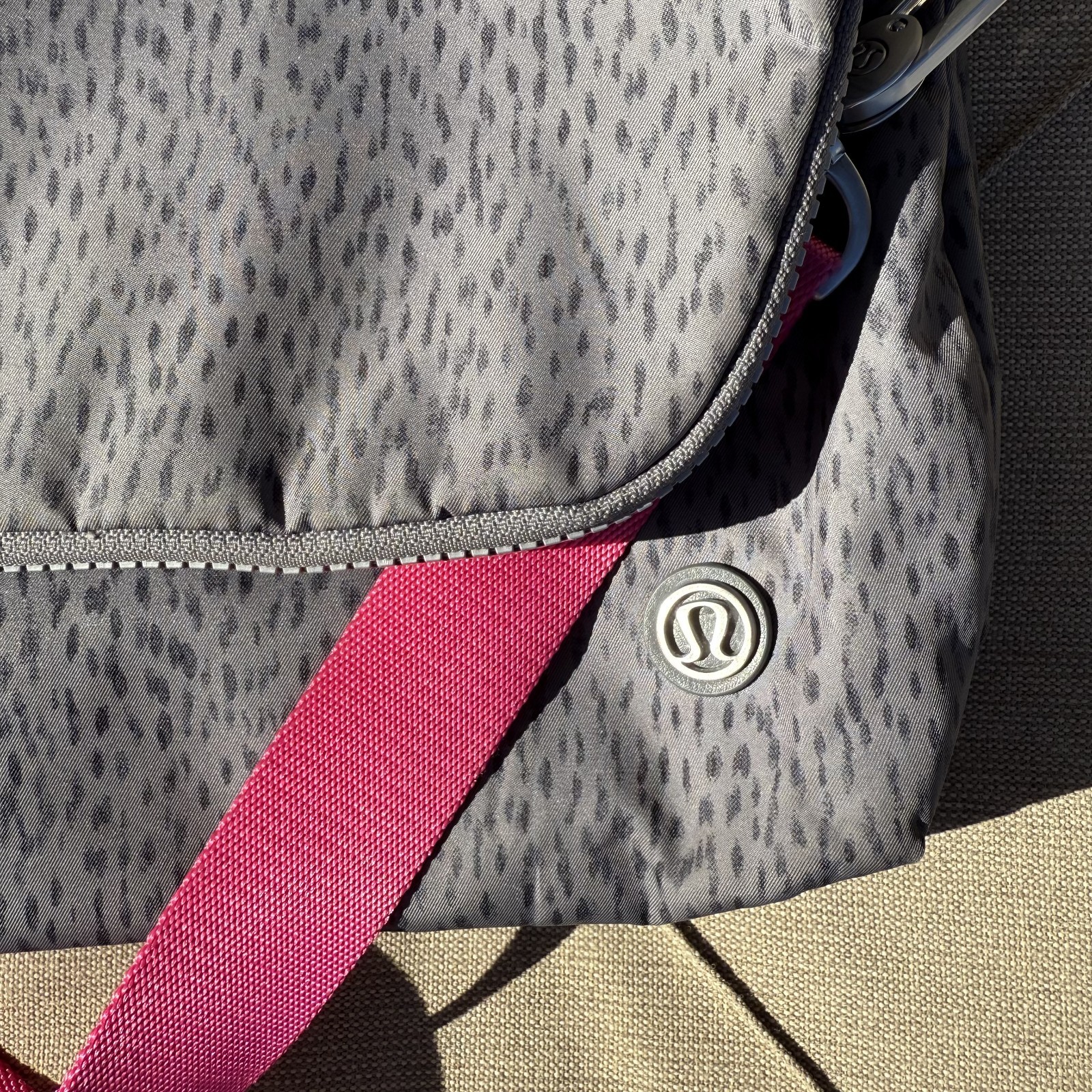 Lululemon Party Om Bag Dotted Dash Magenta Strap Festival Travel Purse Crossbody