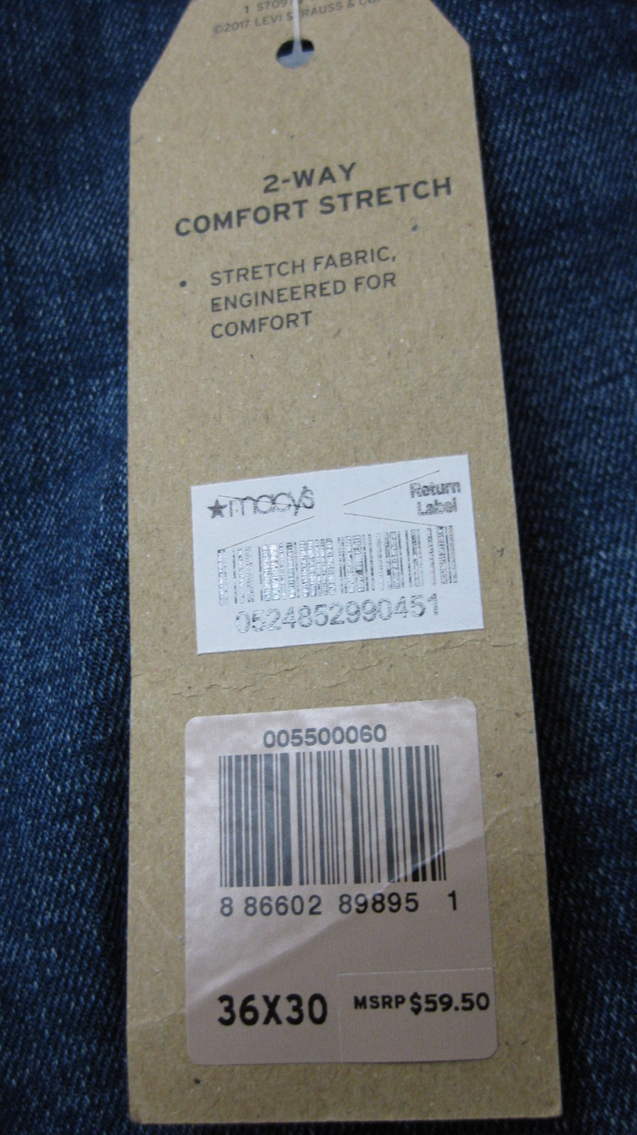 NWT – Levi’s 550 Relaxed Fit Tapered Leg Blue Med Stonewash Jeans – size 36/30