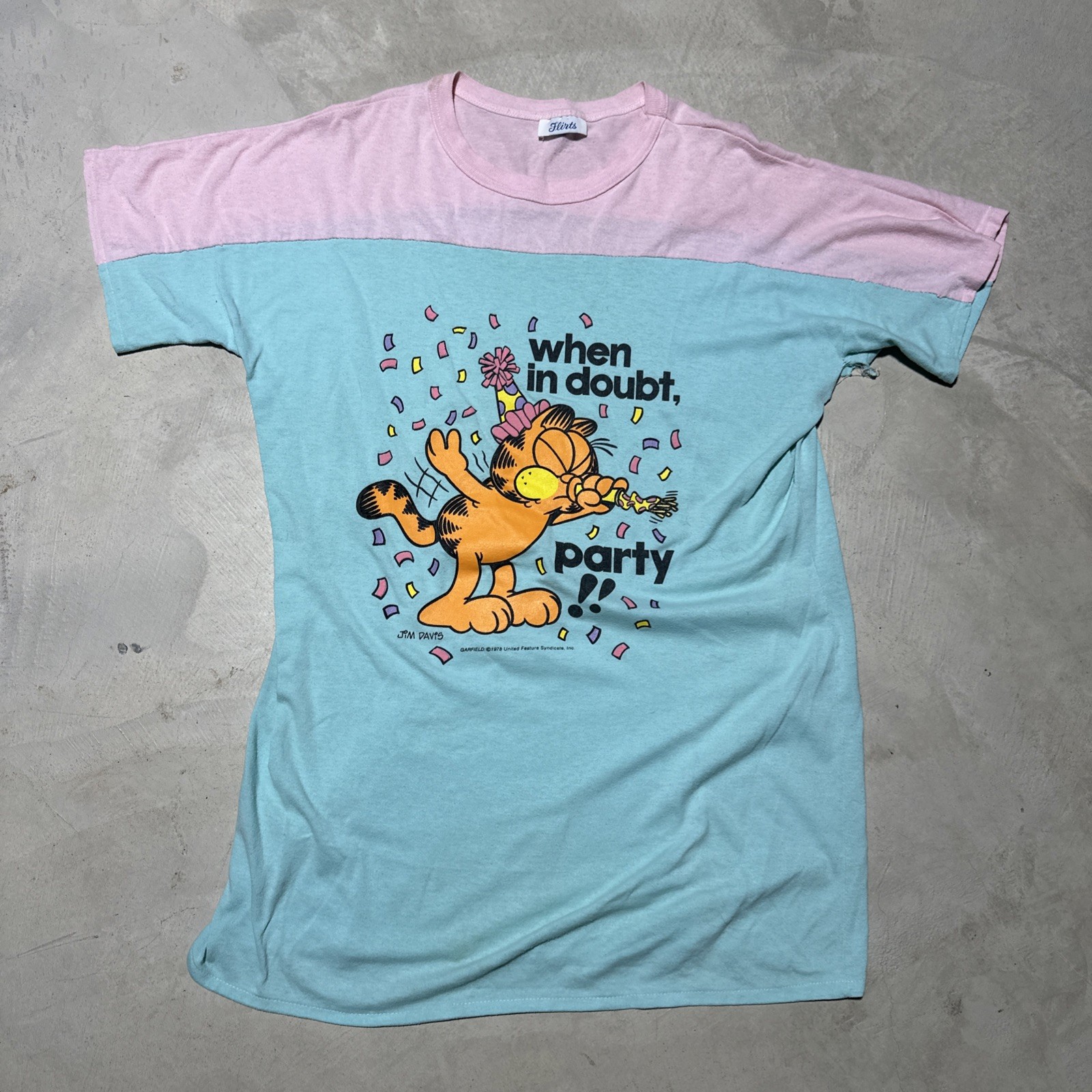 Vintage Garfield “When In Doubt, Party!” Sleep Shirt Novelty Cat Colorful One SZ