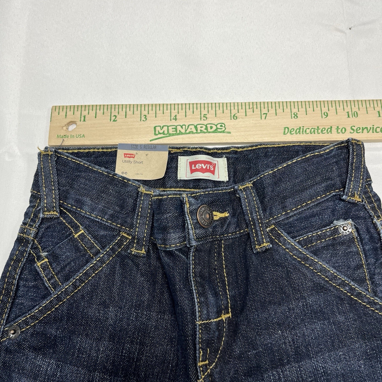 NWT Levi’s Utility Shorts Blue Denim Jean 5 Reg Waist Size 20″ Inseam 8” NEW