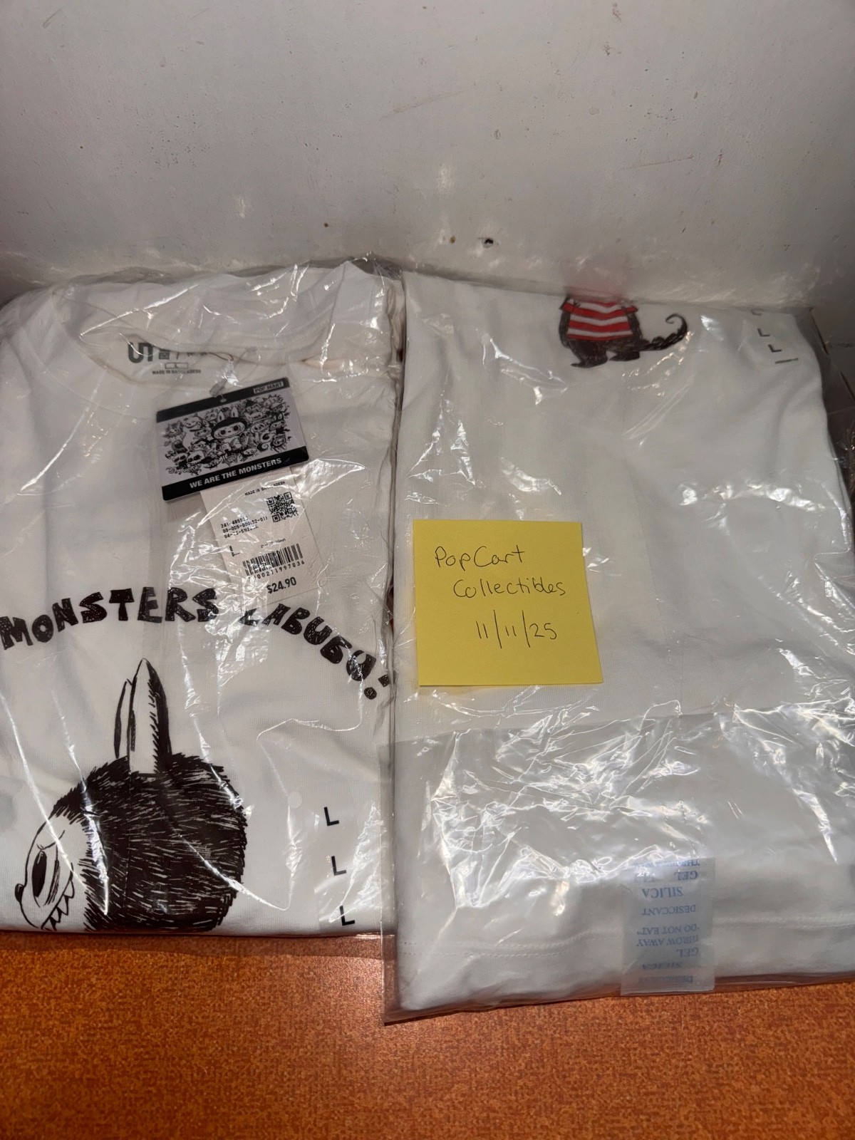 (US) UNIQLO x POP MART Labubu Tee L Blck/White North America Exclusive Authentic