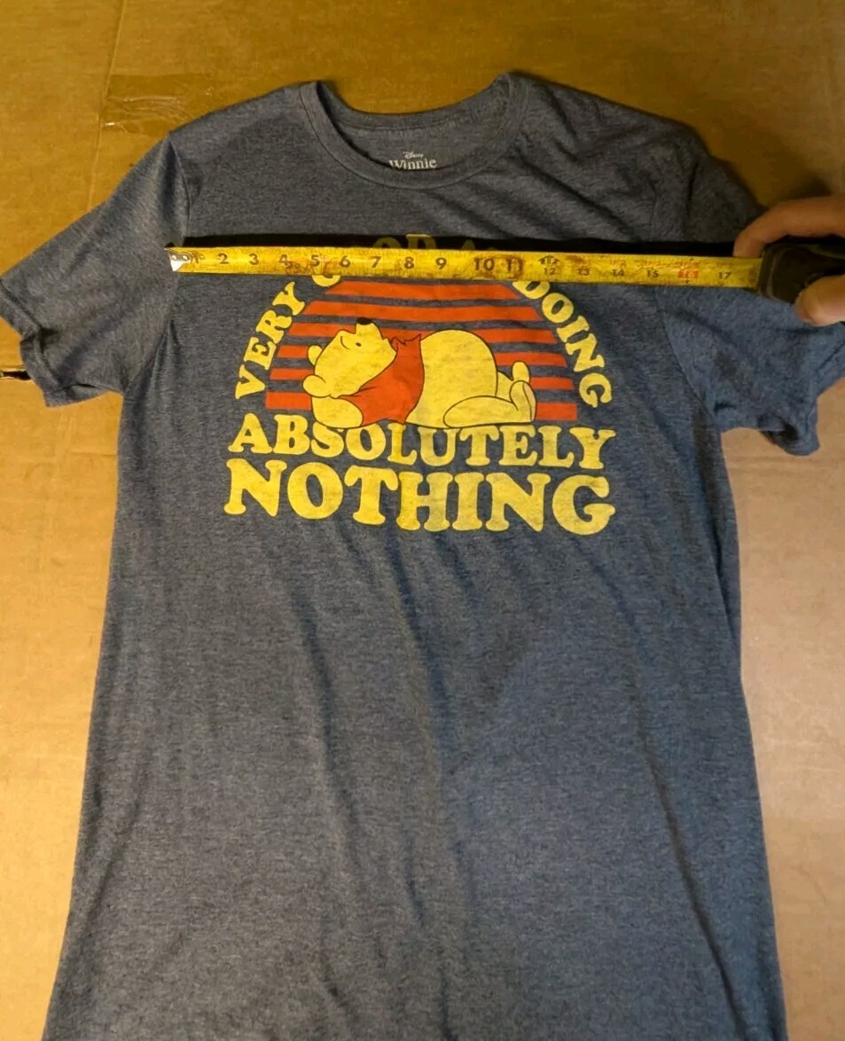 Disney Winnie the Pooh Good at Nothing Mens Classic Vintage T-Shirt Size Medium