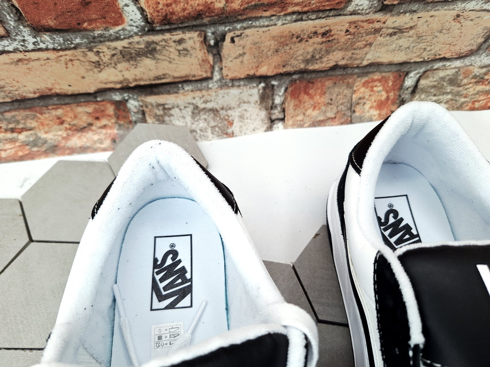 VANS Hylane Black White Men Sz 10.5 Chunky Skate Sneaker Old Skool Knu