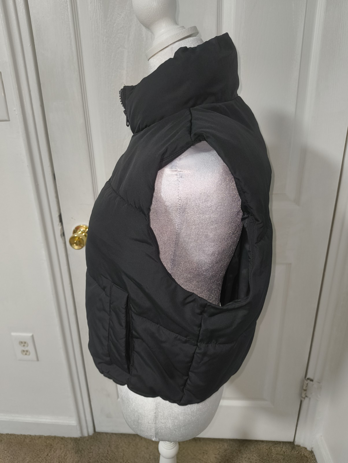 HollisterHollister Black Quilted Puffer Vest