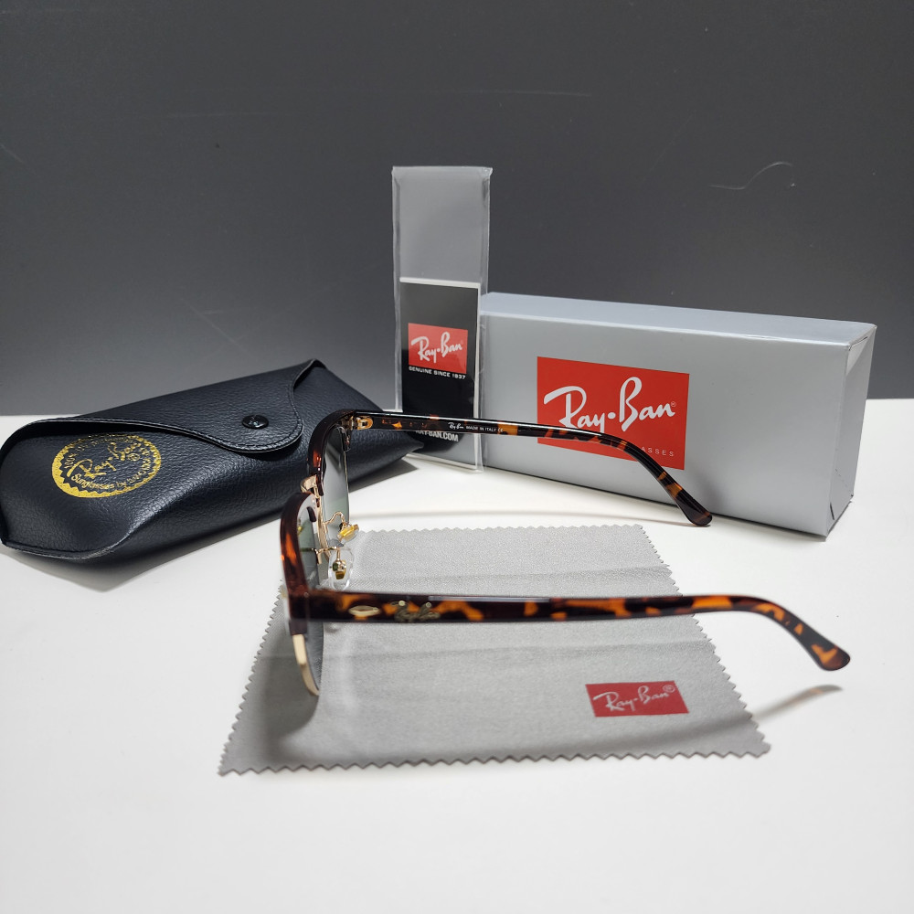 Ray-Ban RB3016 Clubmaster Sunglasses Brown Tortoise Frame Glass Green Lens 51 mm