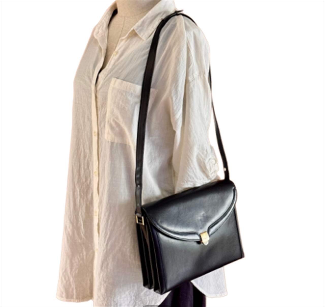 BALLY 2way Shoulder Handbag Dark Blue B logo Calf Leather Size:W:9.4 × H:7.9 in.