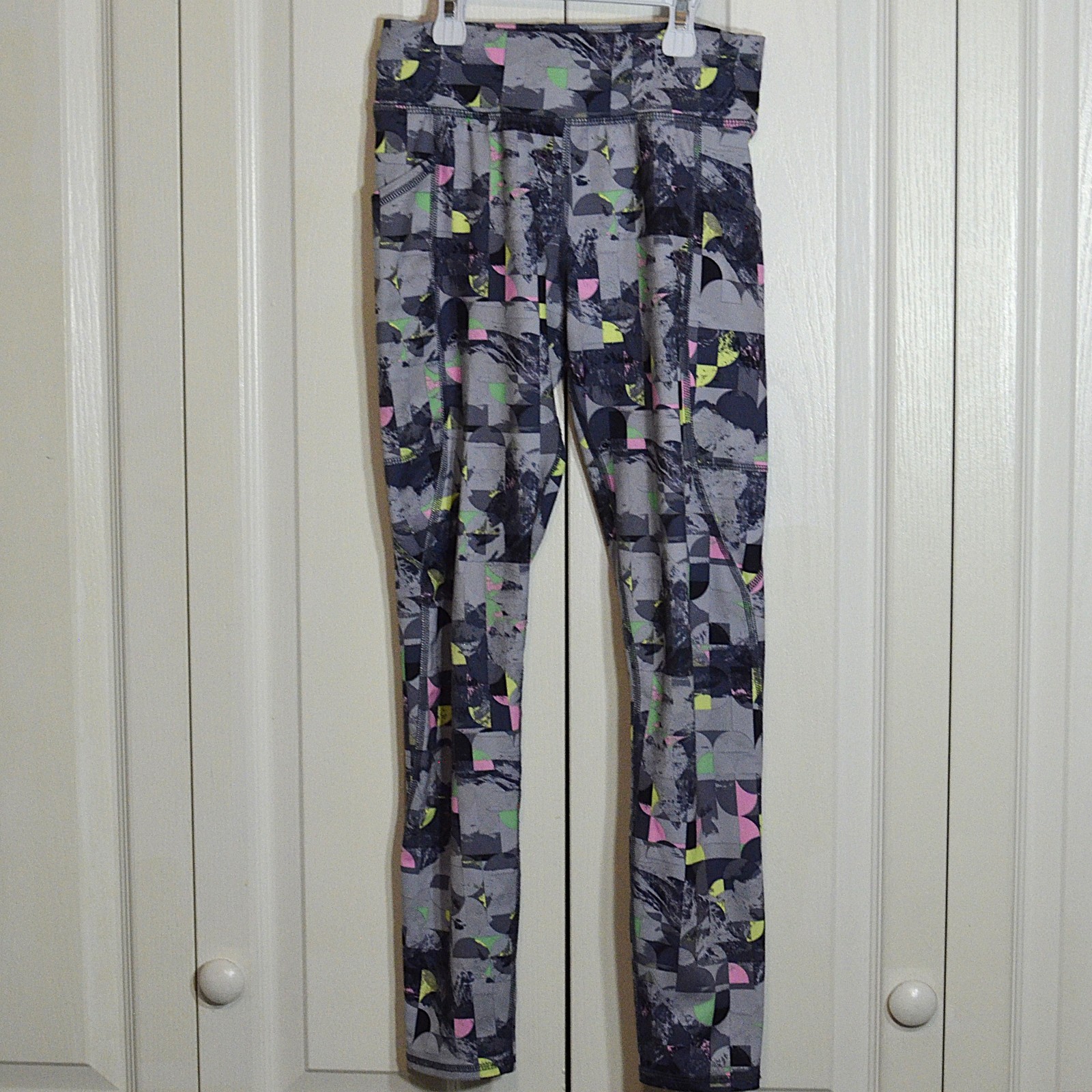 Athletic Pants Girls L 10/12 Gray Multicolor Pockets Athletic Works Yoga Sports