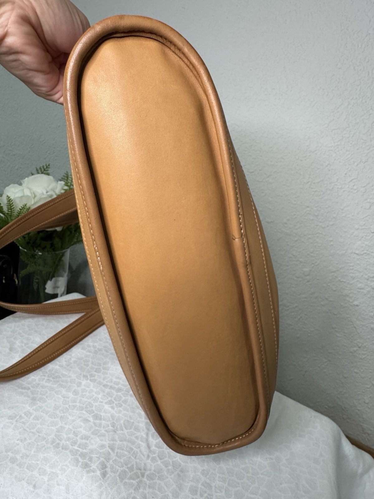 Authentic Vintage Coach Bleecker Basket Shoulder Bag in Camel Brown Leather 9302