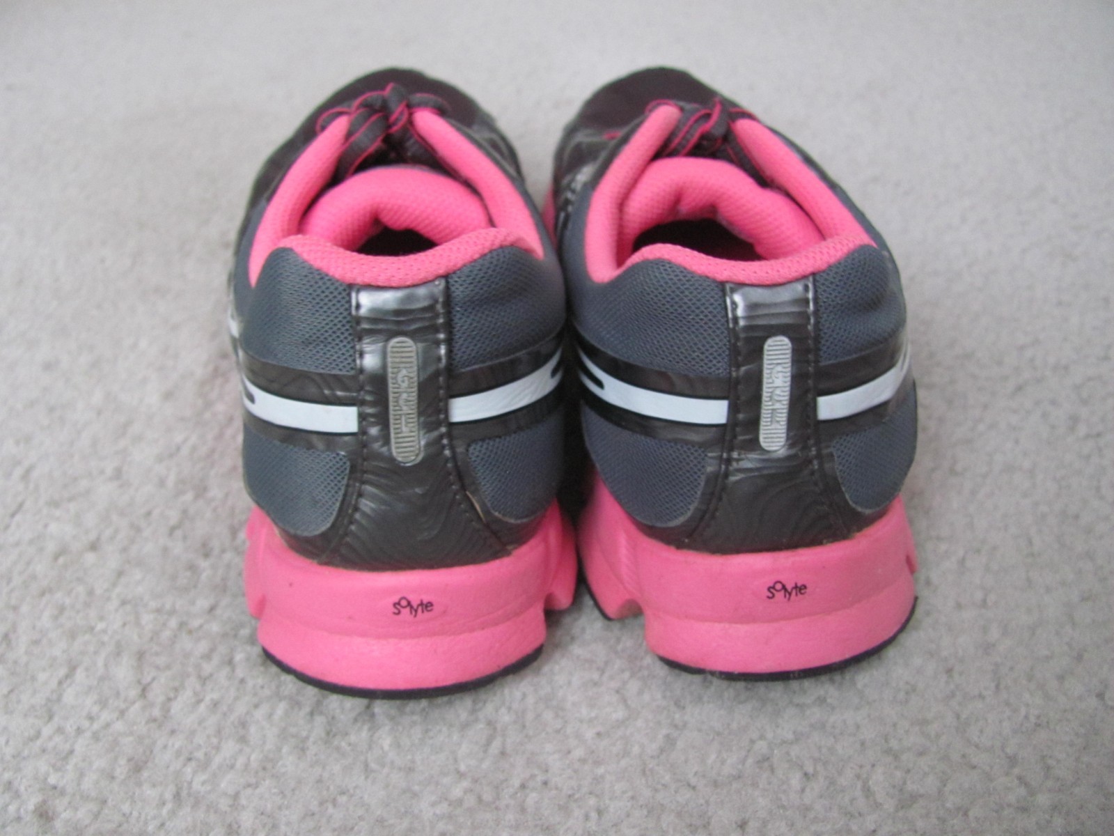 Asics Gel-Lyte33 Women’s Gray and Pink Colored Lightweight Running Shoes Size 9