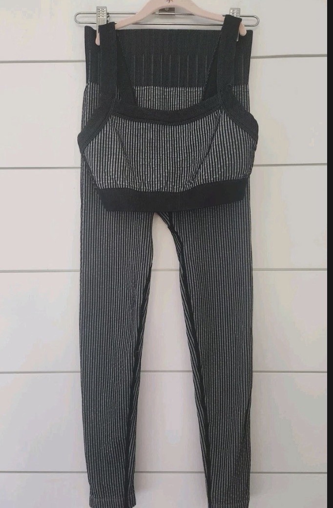 Whisper Black Ribbed Leggings & Sports Bra Set Size Small Stretchy Yoga