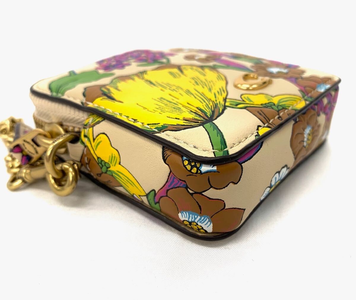T12 043 Condition COACH Floral Coin Case Leather Pouch