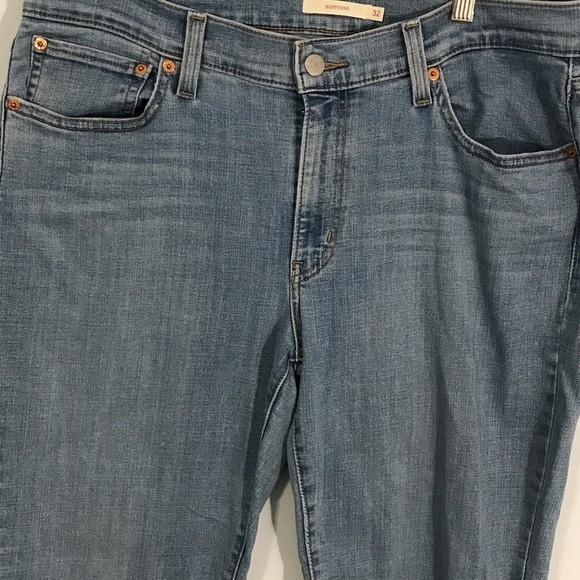 Levi’s Boyfriend Jeans – Size 32 x 27 – Relaxed Fit Denim