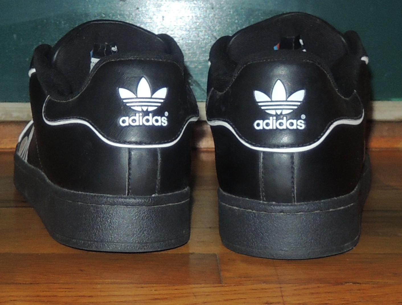 Adidas black + white sneakers Men’s 12 M EU 46 2/3 Excellent condition