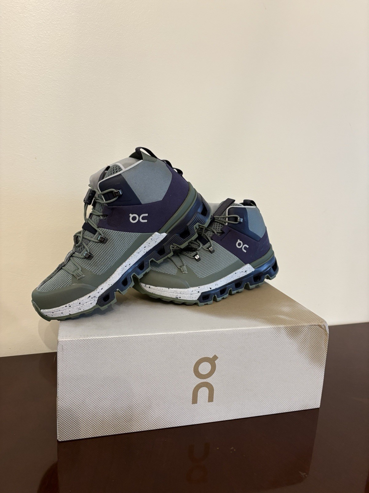 On Running Cloudtrax Hiking Boots Womens 5.5 Midnight Glacier Green Trail Shoes