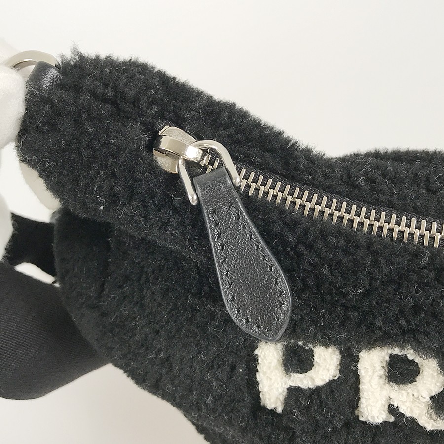 PRADA Re-Edition 2005 1BH204 Wool Shoulder bag