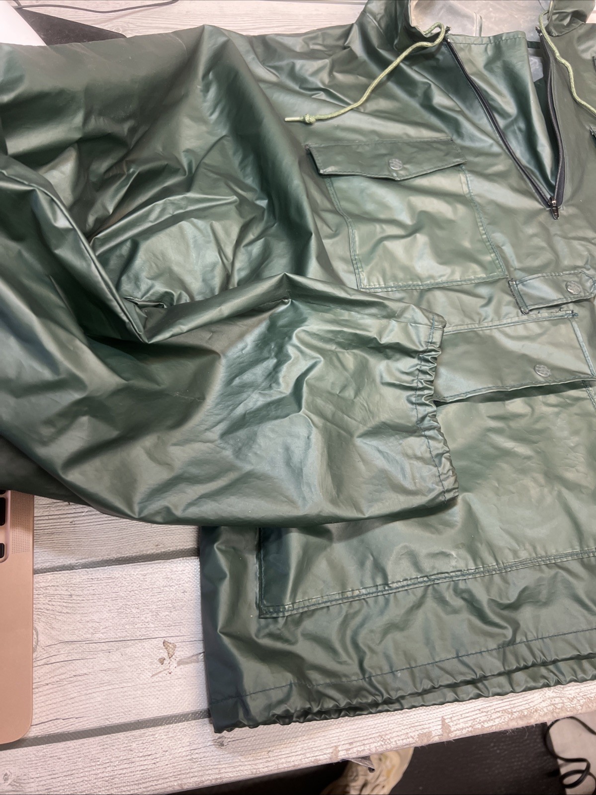 Vintage American Clearwater Waterproof Hooded Olive Rain Coat Jacket L