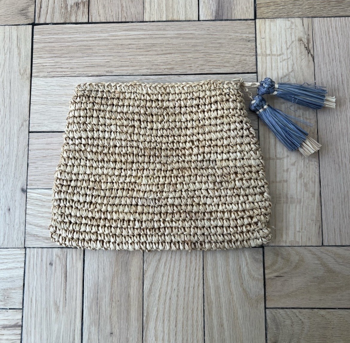 Aerin raffia pouch. NWOT. Measurements in pictures.