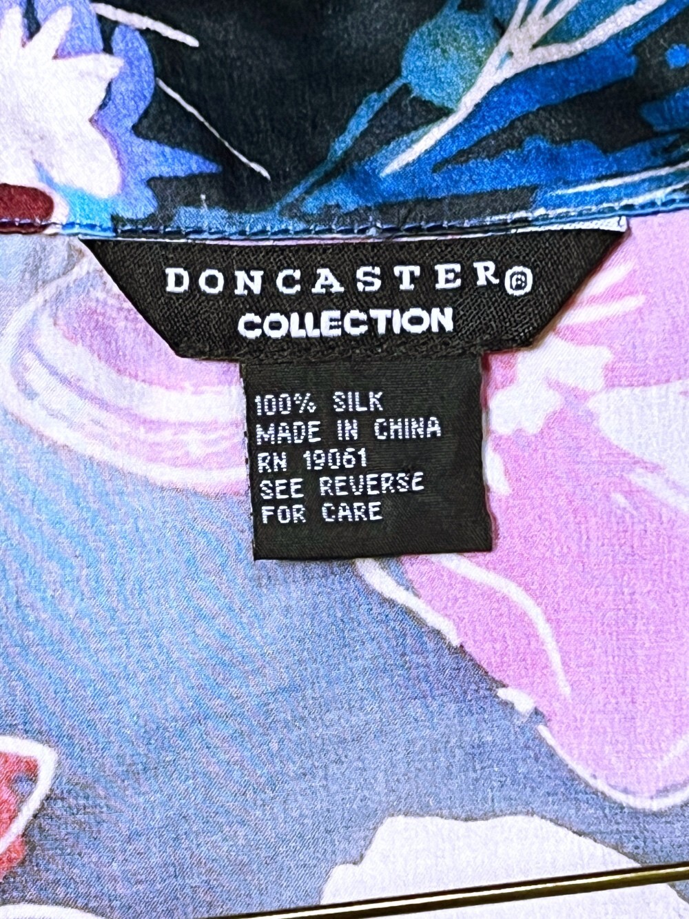 DONCASTER 100% SILK BLOUSE SIZE 6 BUTTON CLOSURE 3/4 BUTTONED CUFF