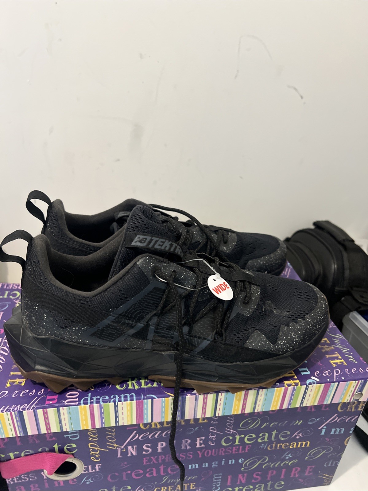 New Balance Tektrel Trail – Black / Phantom / Magnet Men’s US Sz 9.5 2E MTTTRCK1