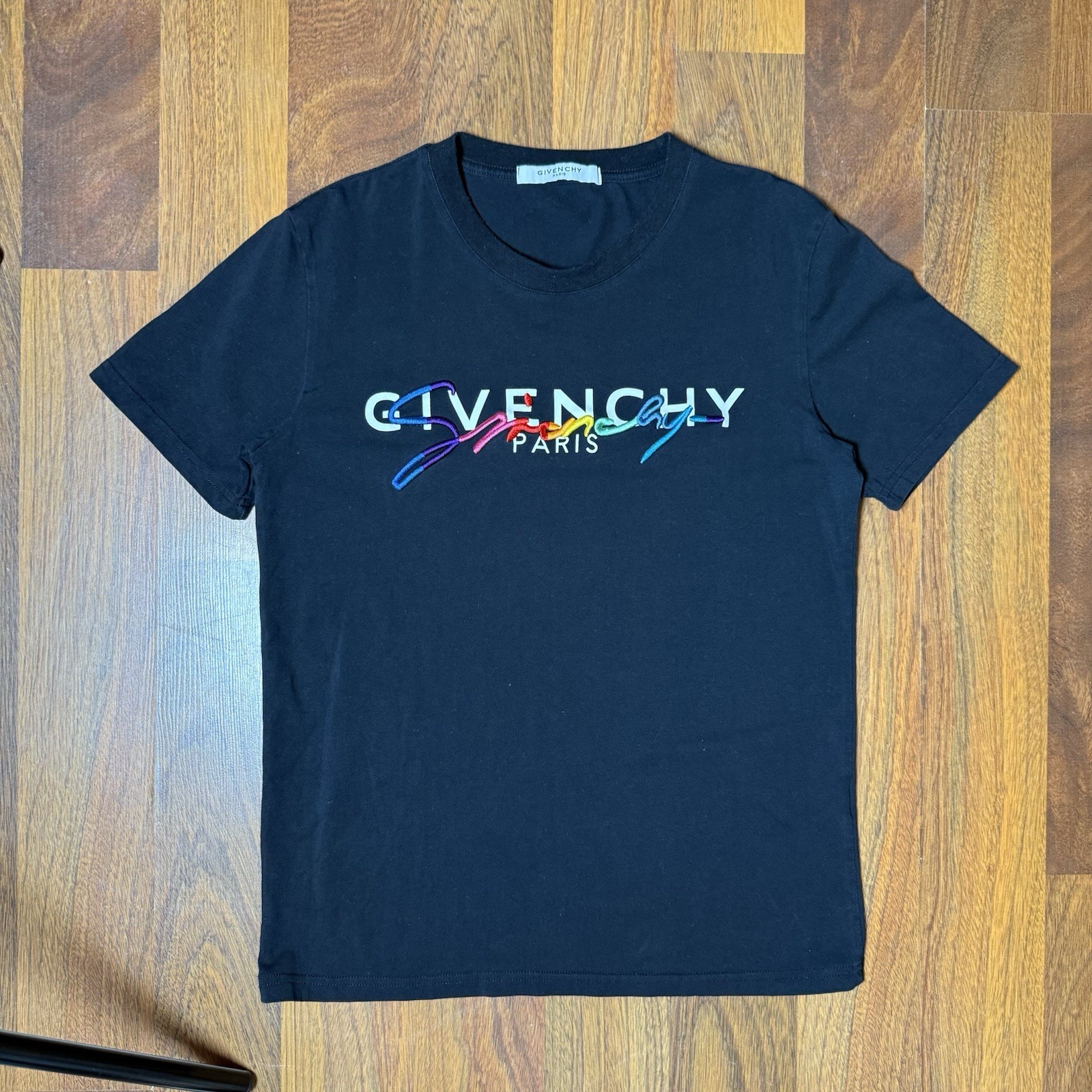 Givenchy men’s black T-shirt Size S