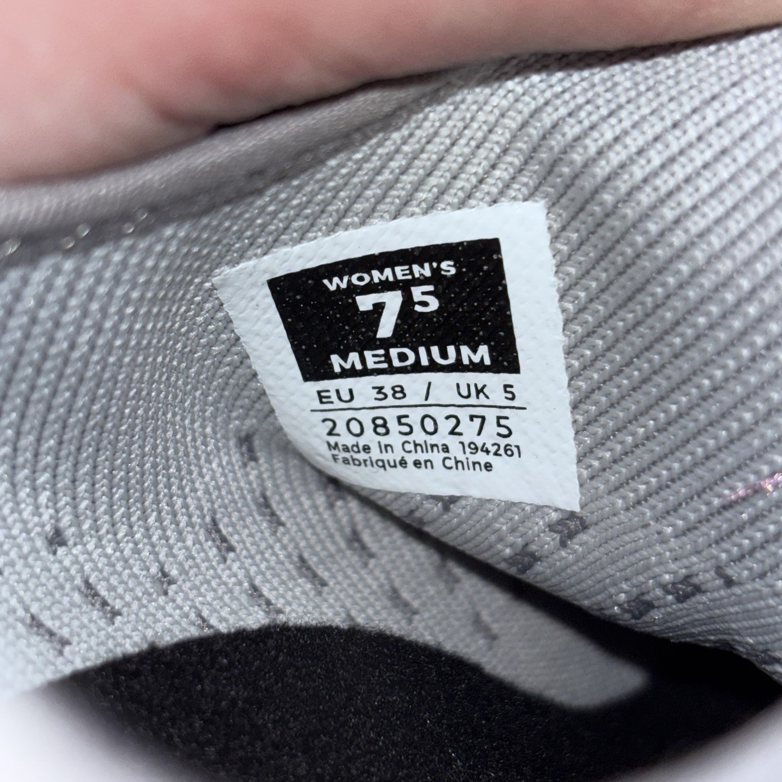 Kuru Atom Womens Size 7.5 Gray White Pink Walking Slip On Shoes Sneakers New