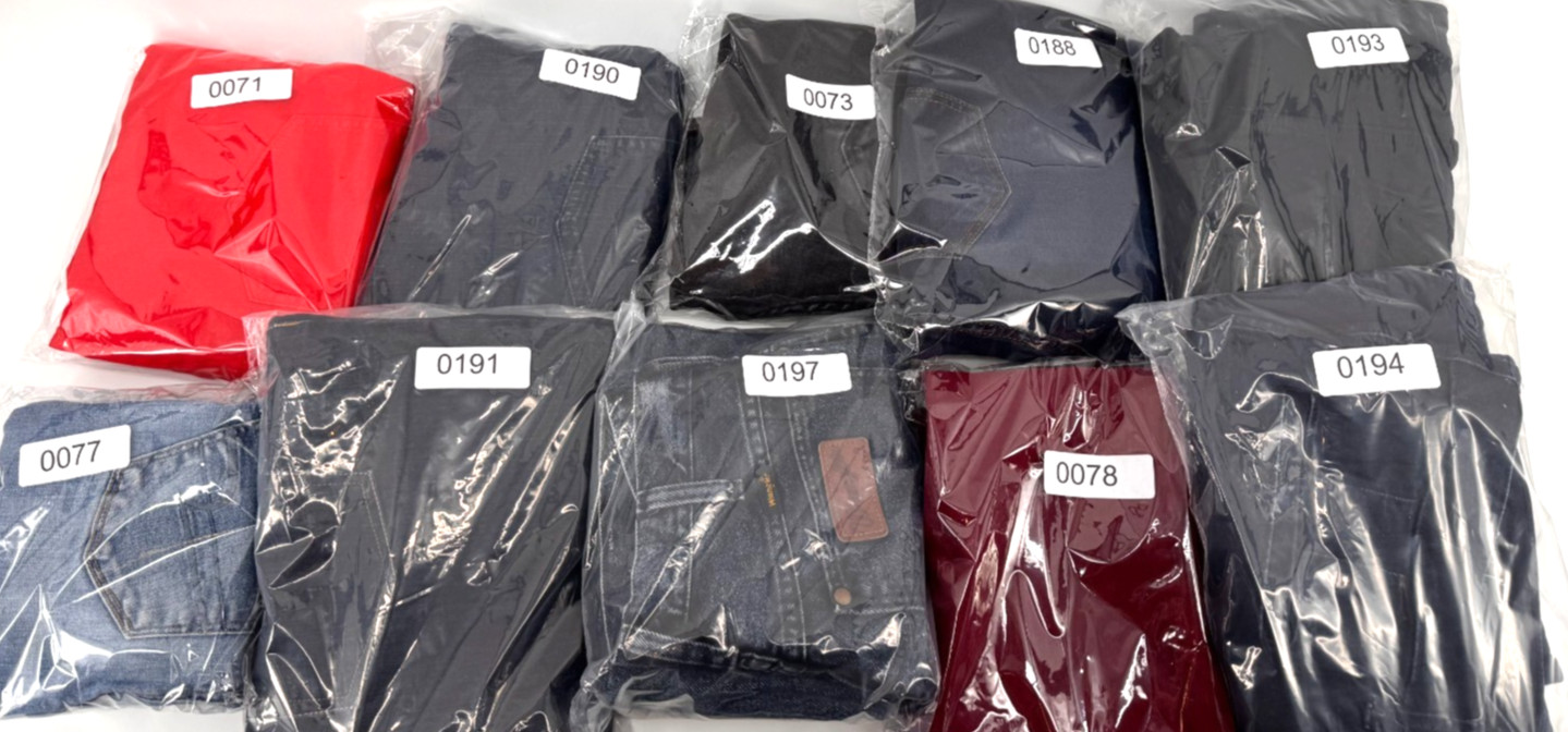 Lot of 10 pair of mostly Womens Jeans for resale Pre-owned Excellent condition