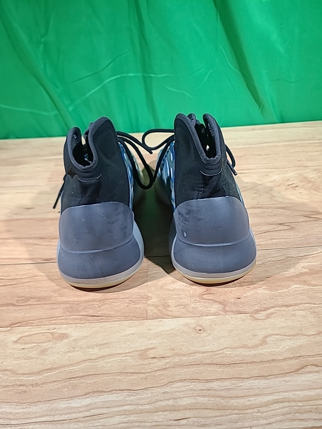 Adidas Yeezy Quantum Basketball Blue Sneakers GZ8872 – Men’s Size 9 US