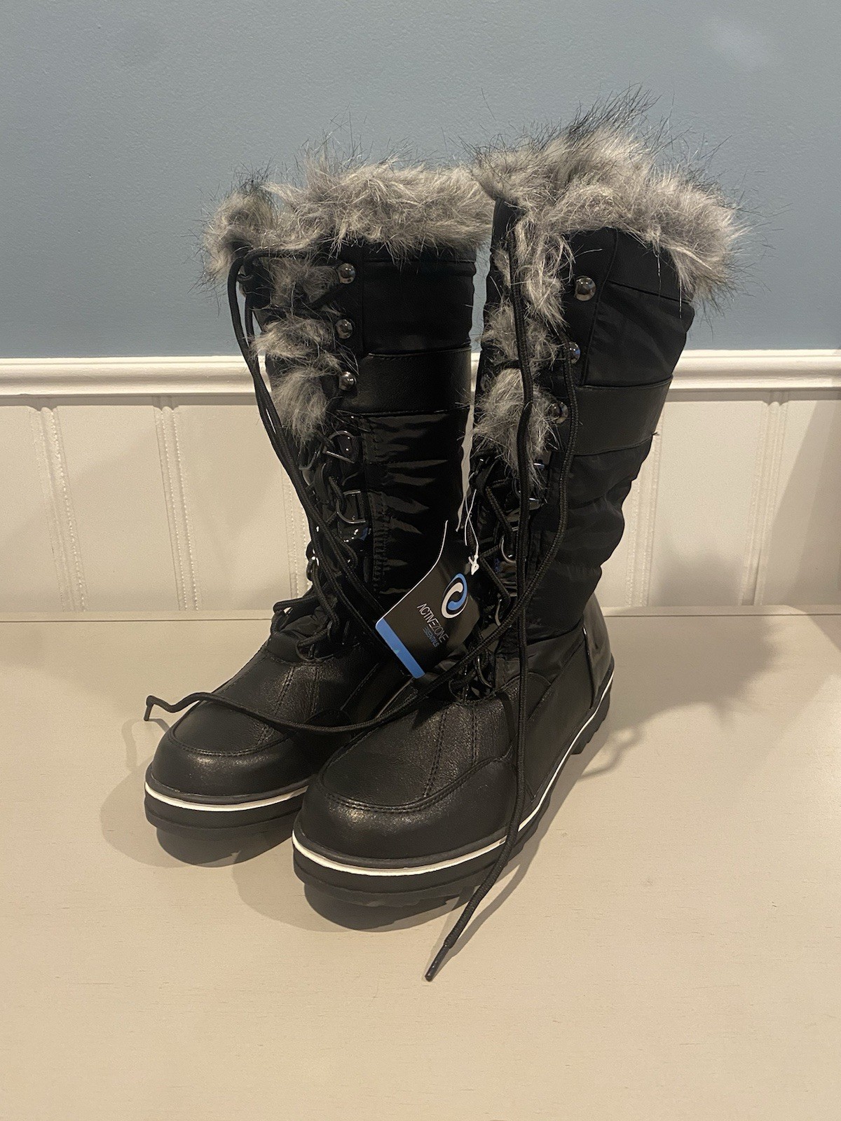 ActiveZone Essentials Black Mid-Calf Snow Boots Womens Size 10W Faux Gray Fur
