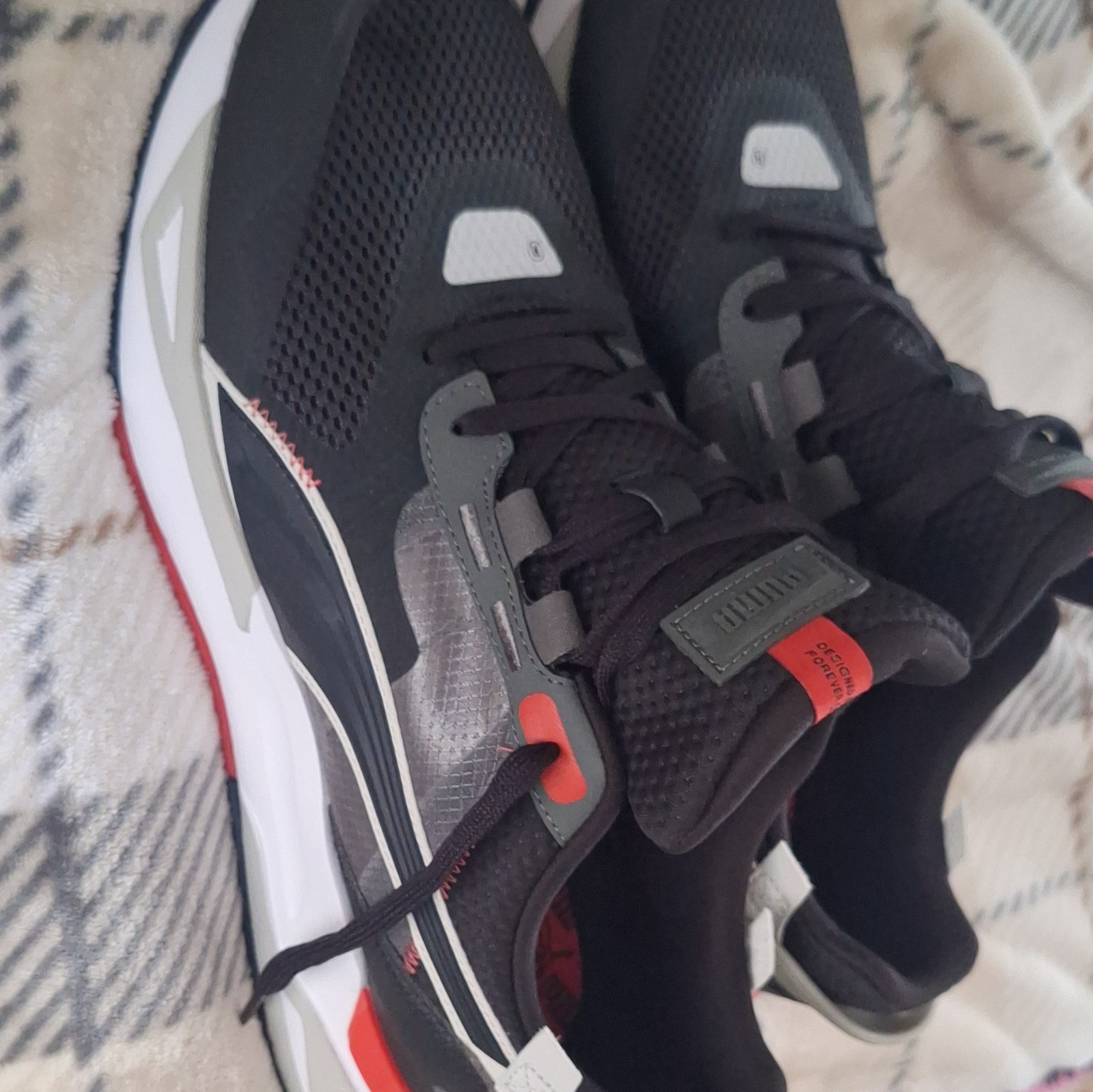 PUMA Men’s Lace-Up Low Top Athletic Sneaker Black/Gray/Red/White 383107-09