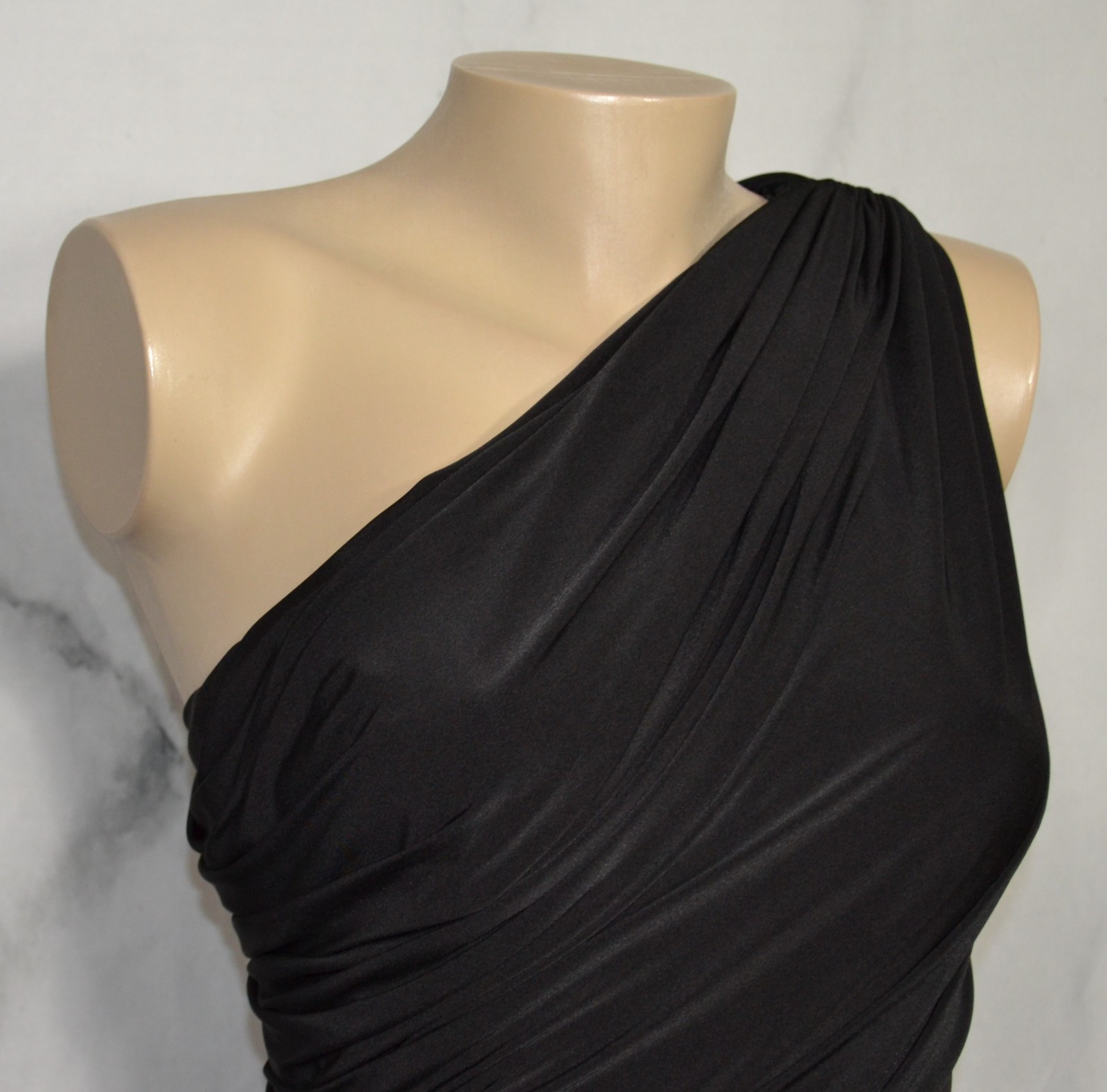 TADASHI SHOJI Black One Shoulder Draped Gathered Gown Small Side Slit Lined USA